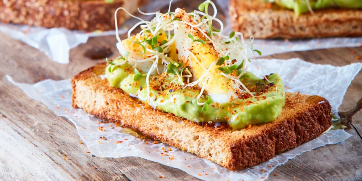 Tostada de aguacate